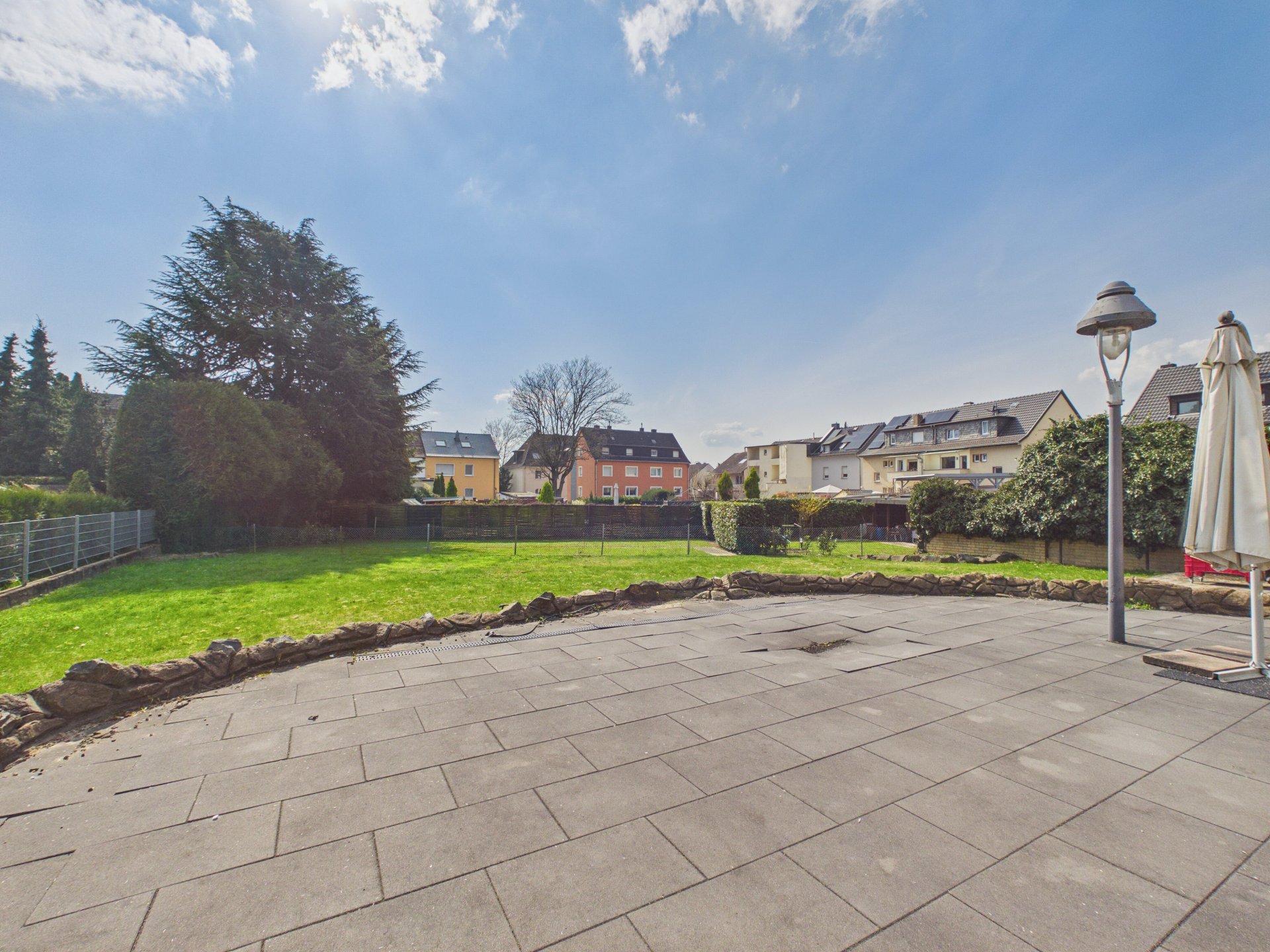 Terrasse und Garten